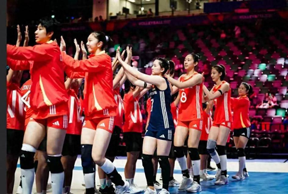 乐动体育官方网站入口中国女排轻松击败利物浦晋级半决赛，竞技爆发！乐动体育官方网站入口